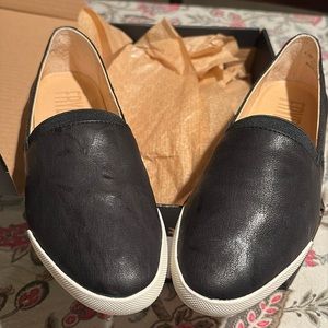 FRYE Melanie Slip-on Flats Sneakers Black Women's 8.5